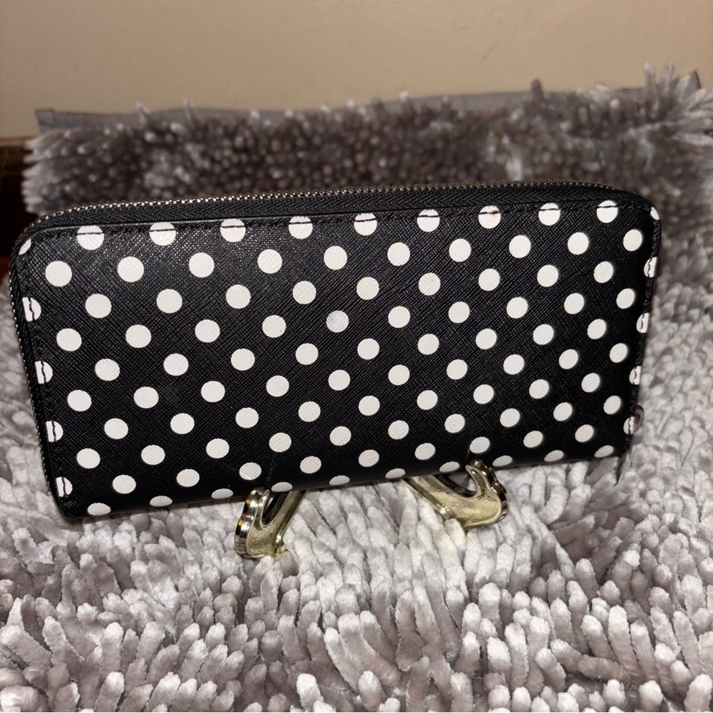 Michael Kors Fulton Black and White Polka Dot Saffiano Leather Wallet - Picture 2 of 6